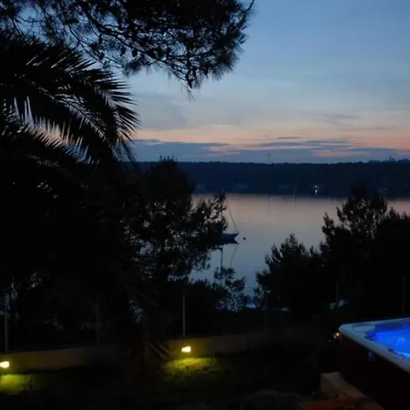 Calm Sea View Apartament *